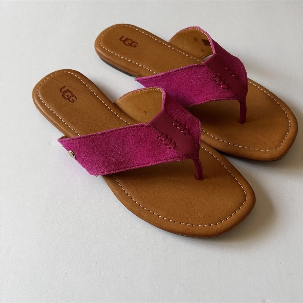 UGG CAREY SUEDE FLIP FLOPS THONG SANDAL IN DRAGON FRUIT PINK SIZE 9 NWOT